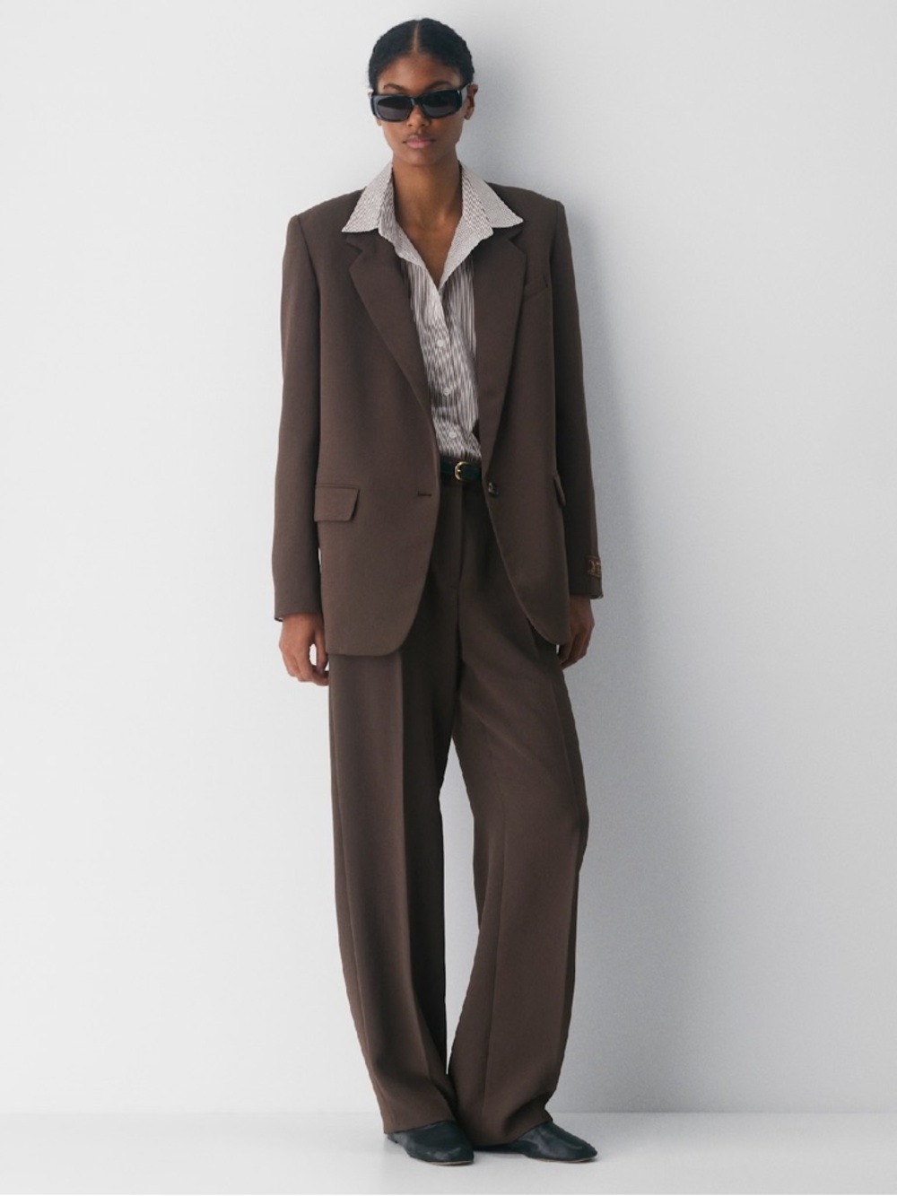 Aritzia The Effortless Pant Crepette - Picture 3 of 6